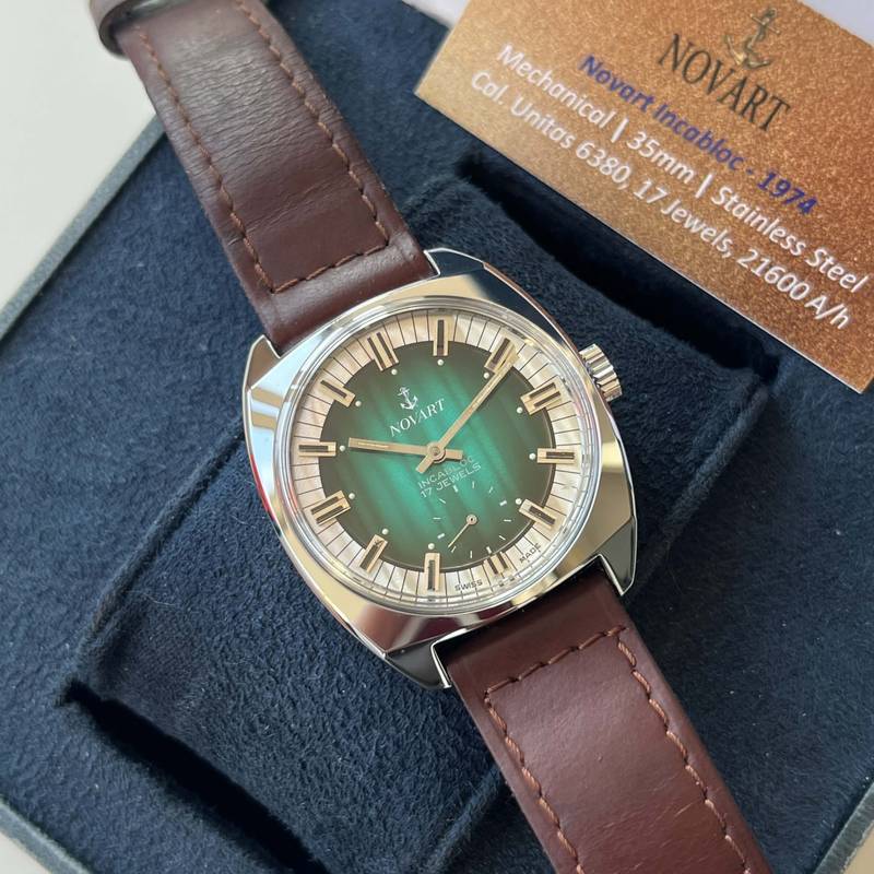 1974 Novart Monza Green Borealis 17 Jewels