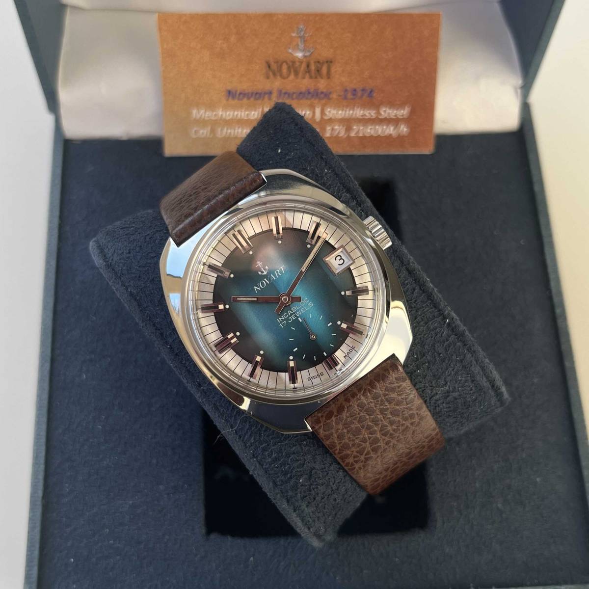 Novart Tides Blue Borealis Date 17 Jewels