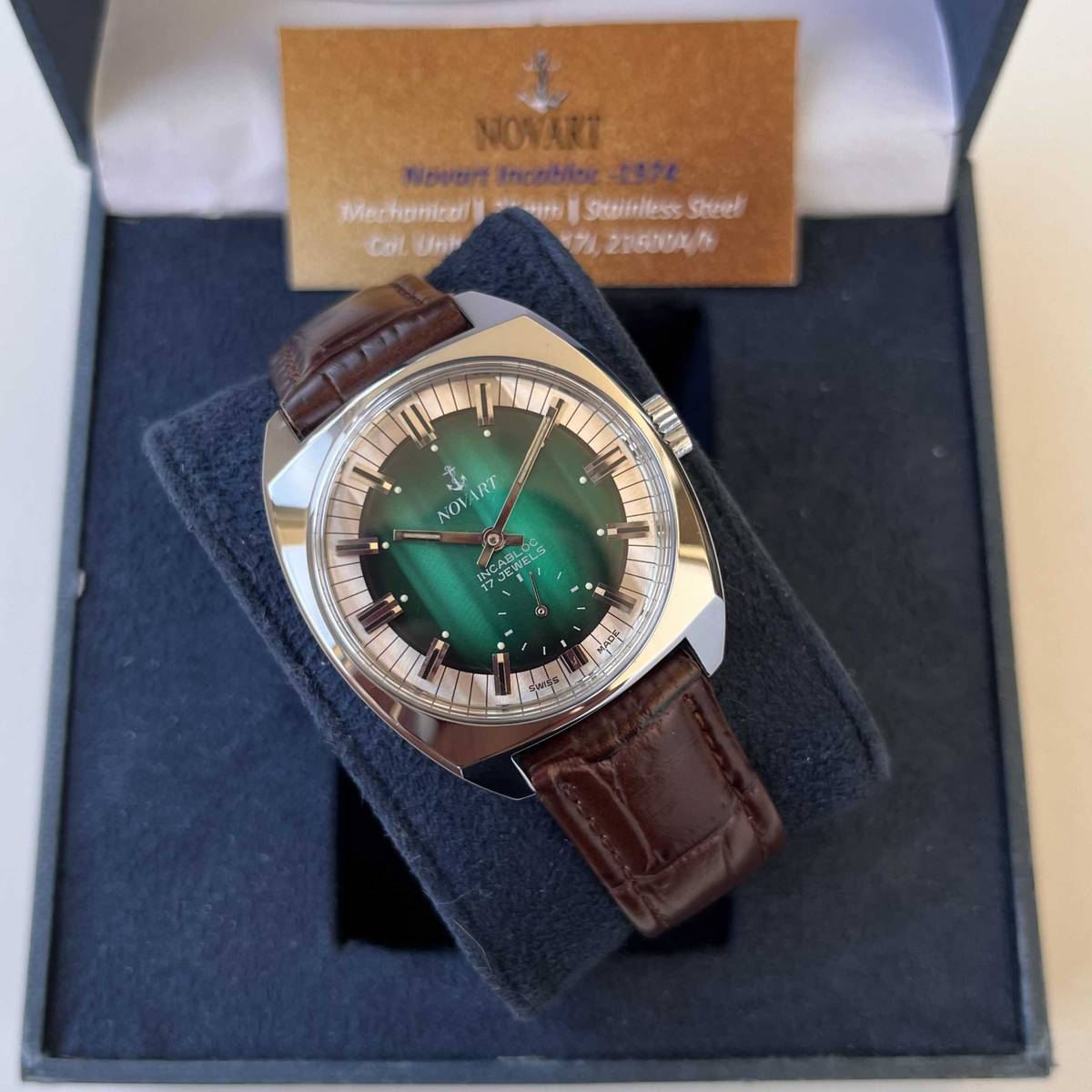 Novart Monza Green Borealis 17 Jewels